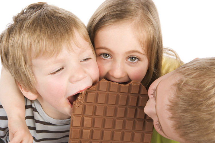 مصرف شکلات برای کودکان